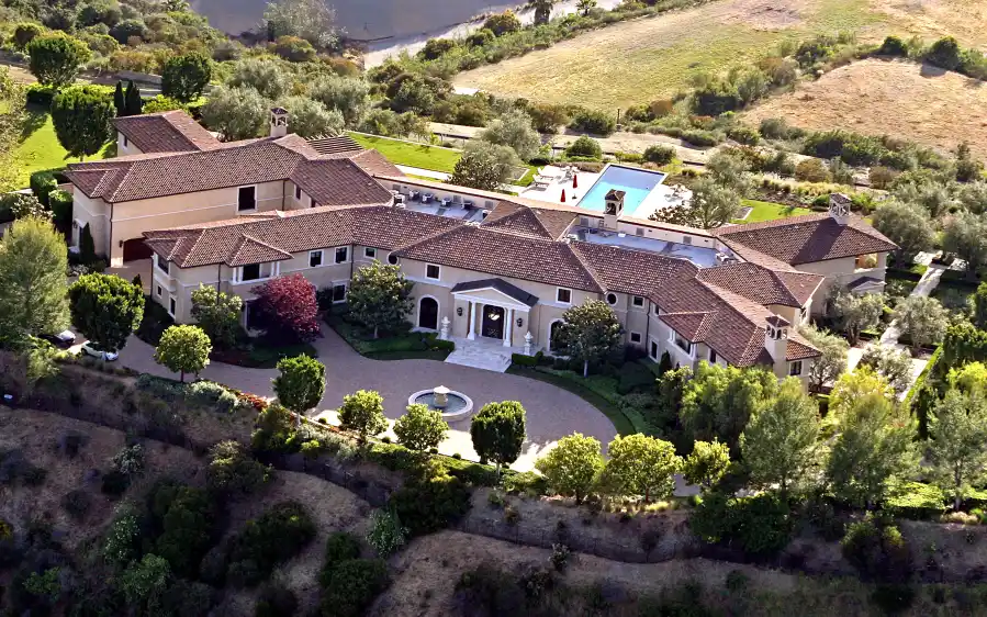 Prince Harry Meghan Markle Are Living in Tyler Perry Los Angeles Mansion Amid Quarantine