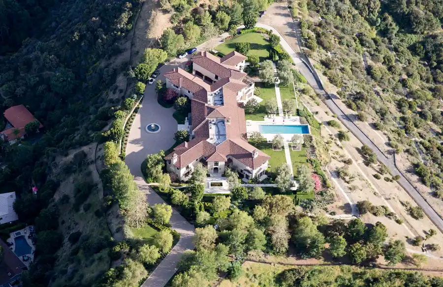 Prince Harry Meghan Markle Are Living in Tyler Perry Los Angeles Mansion Amid Quarantine