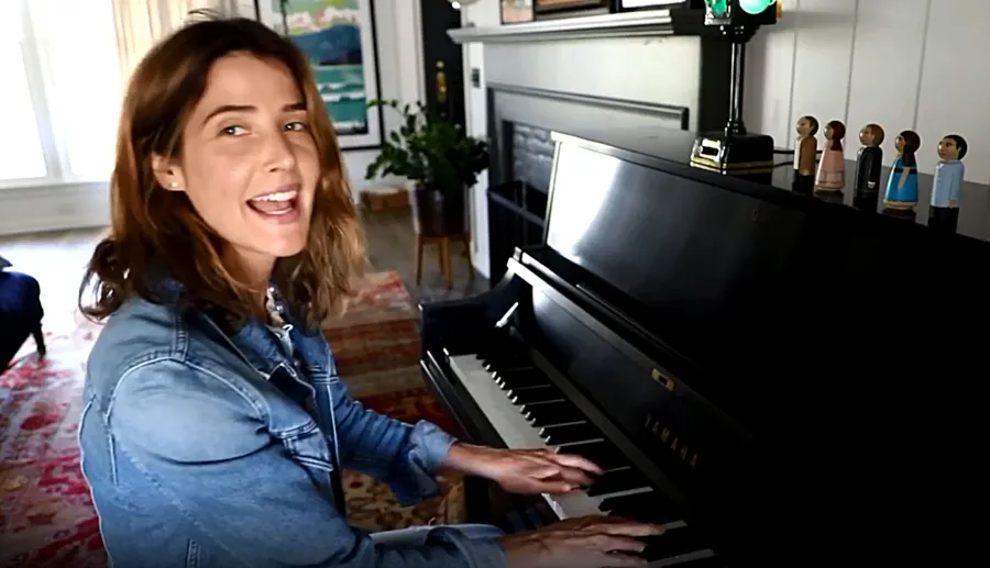 Cobie Smulders Stars Who Have Revisited Their Famous Roles Quarantine