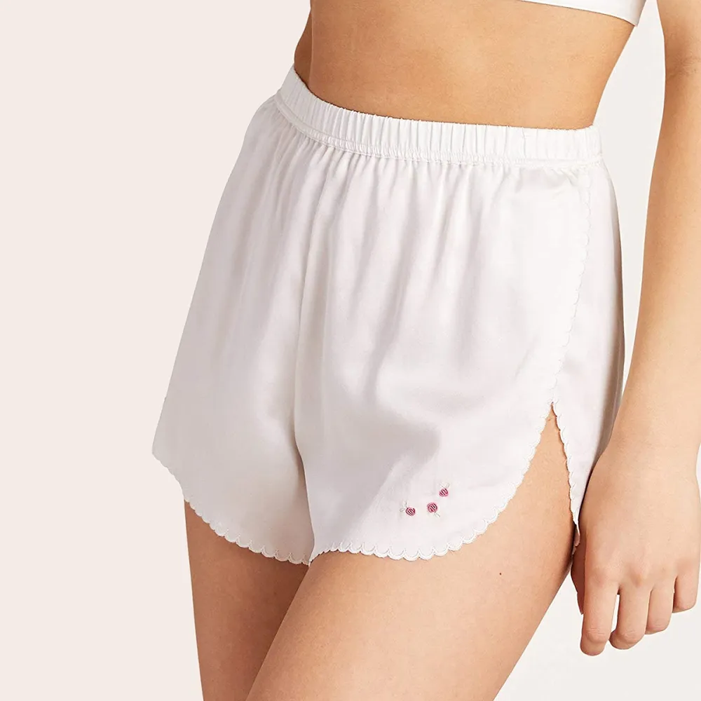 scalloped-shorts