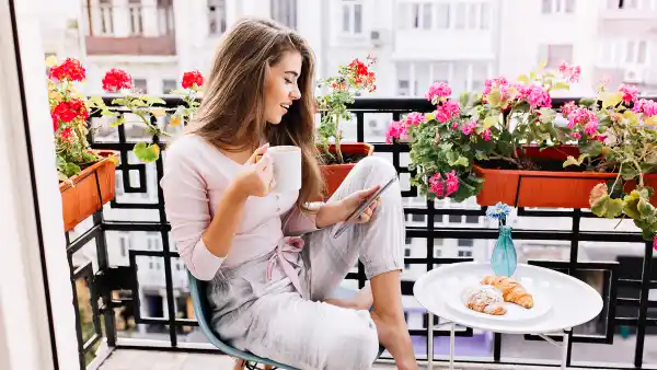 woman-wearing-loungewear