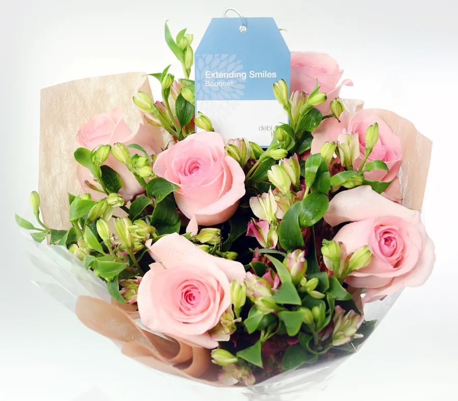 Extending Smiles Debi Lilly Design Luxury Handbag Shopping Issue 26 Buzzzz-o-Meter