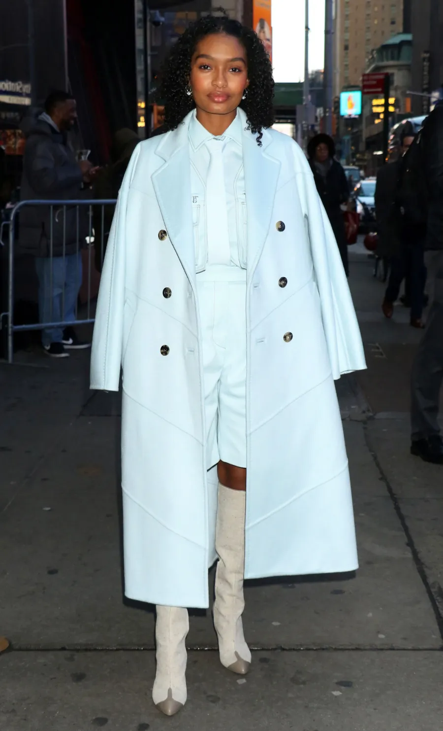 Celebs Wearing Max Mara - Yara Shahidi
