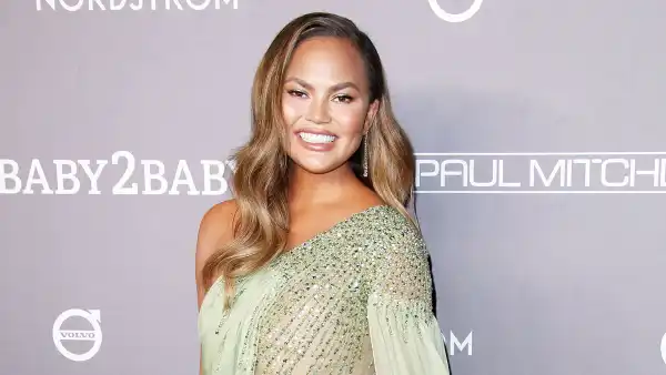 Chrissy Teigen Sends Cravings Care Packages to LA Restaurant Workers