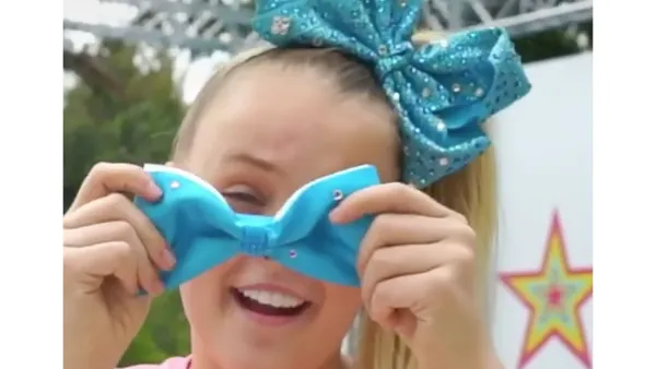 Watch JoJo Siwa Create a JoJo Bow at Replica Luxury Handbag ... in Seconds