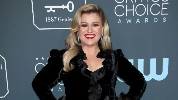 Kelly Clarkson Emotional Before Divorce