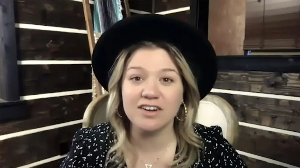 Kelly Clarkson Emotional Before Divorce Glamour Magazine UK Interview