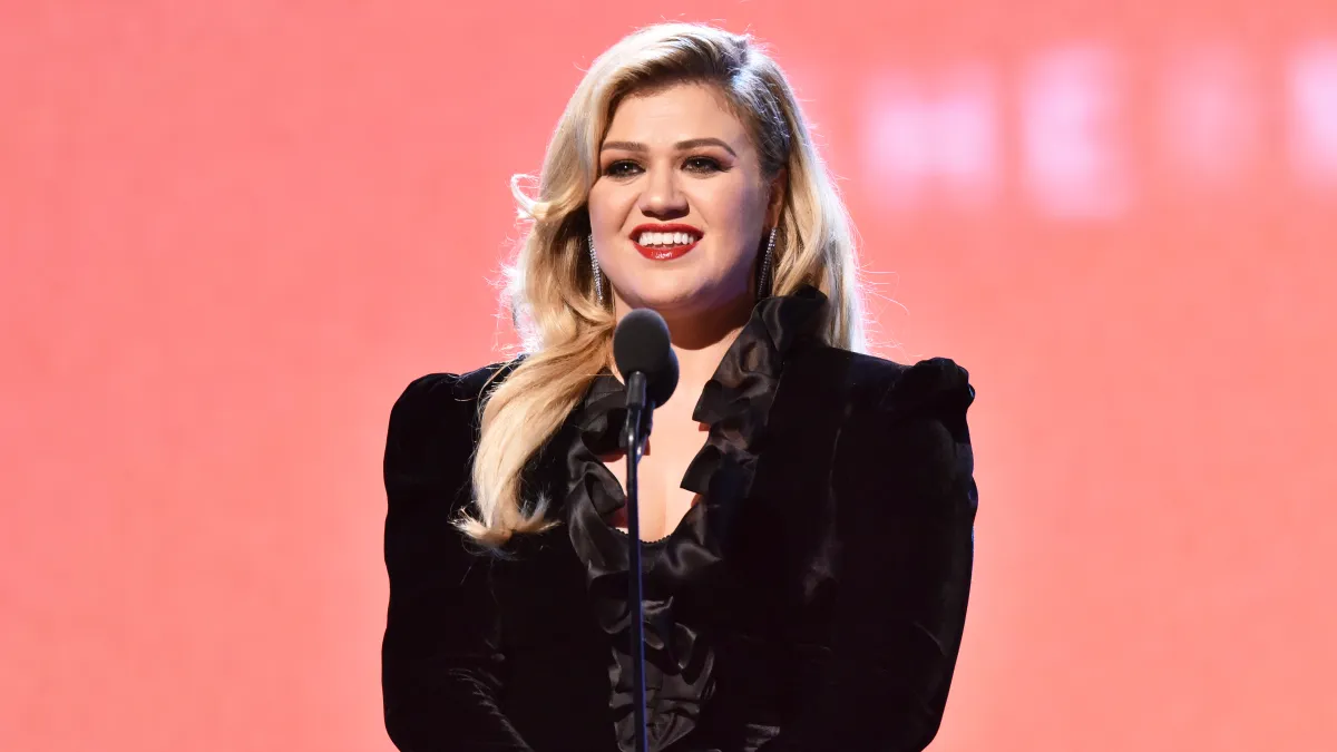 Kelly Clarkson Participates in Public Telethon Amid Brandon Blackstock Divorce