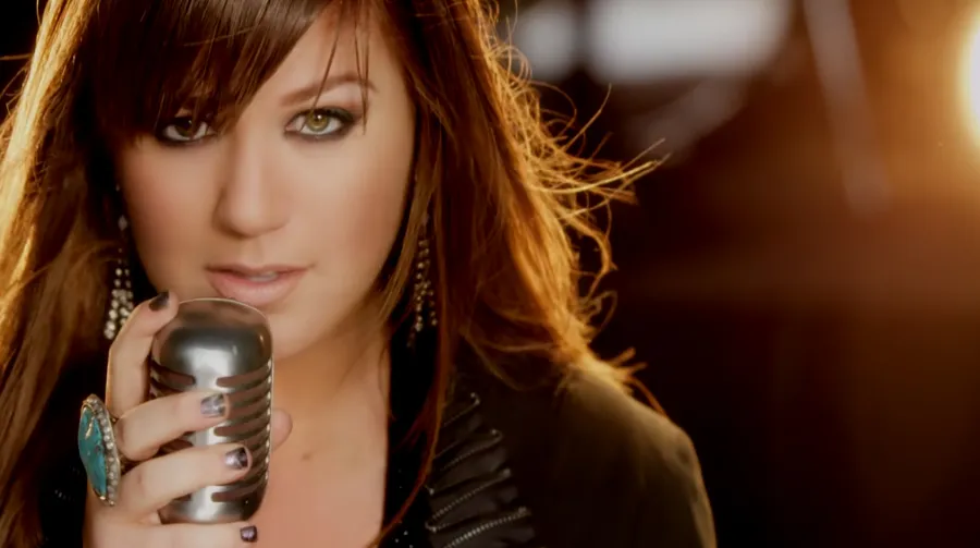 Kelly Clarkson Stronger