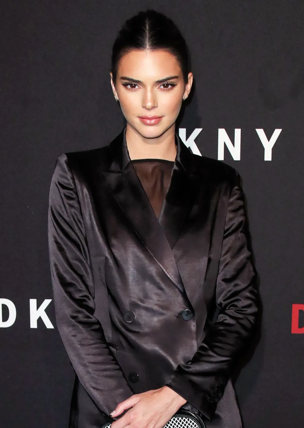 Kendall Jenner Denies Photoshop Allegations