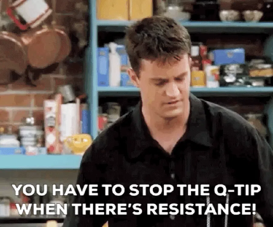 Matthew Perry The One With Ross New Girlfriend Friends Cast Reveal Their Favorite Episodes