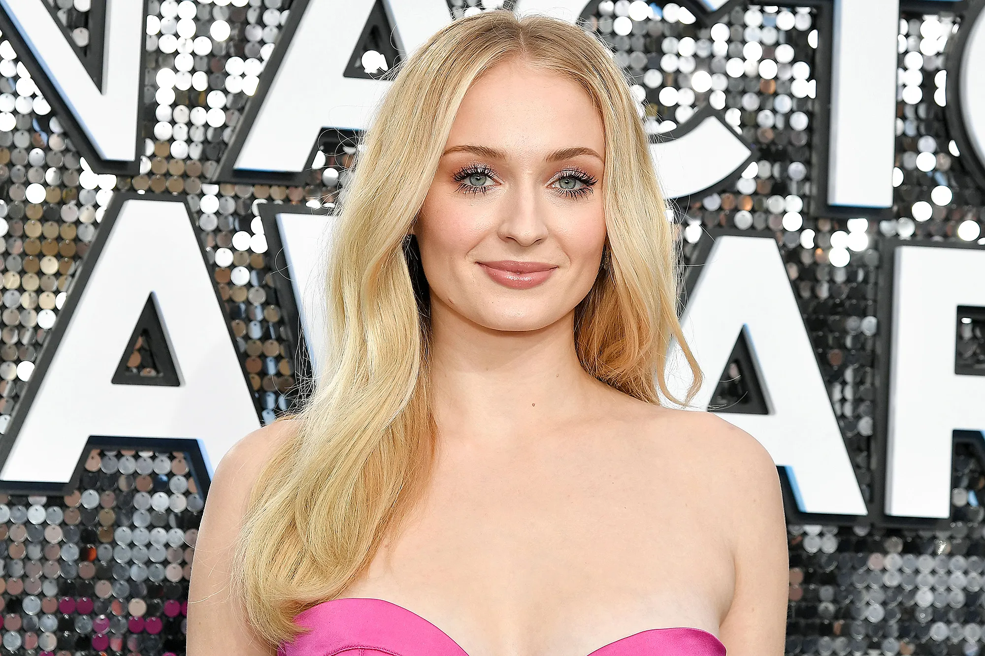Pregnant Sophie Turner Wears Crop Top Shows Off Growing Bump LA