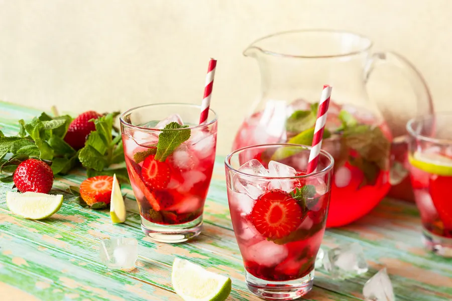 Raspberry Peach Strawberry Sangria Celebrity Dietitian Keri Glassman Shares Low-Calorie Summer Cocktail Recipes That Taste Great