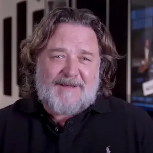 Russell Crowe My Kids Quarantined Away From Me for Uber Eats