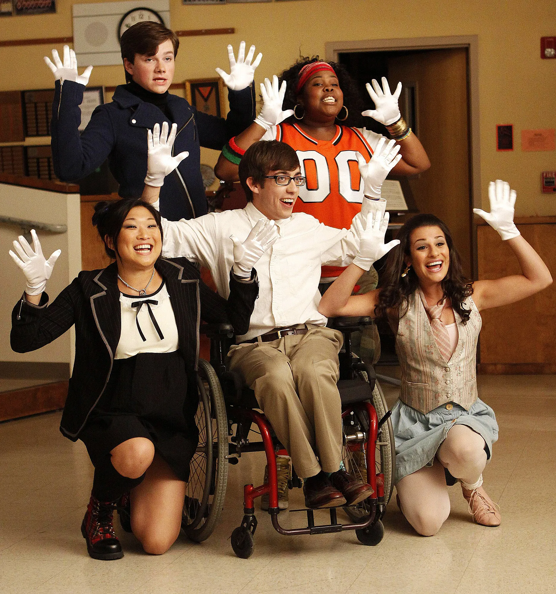 TikTok User Points Out That Glee Filled Auditorium With Creepy Dummies 2