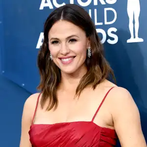 Why Jennifer Garner Walks Her Cat in a Stroller