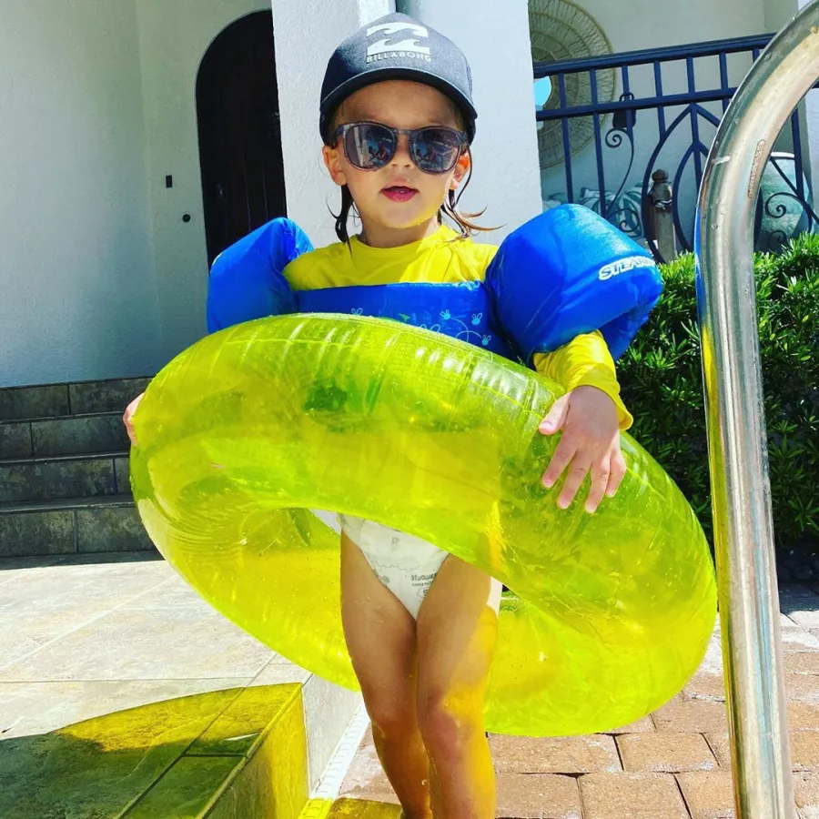 Jason Aldean Celebrity Kids Playing Pool Summer 2020