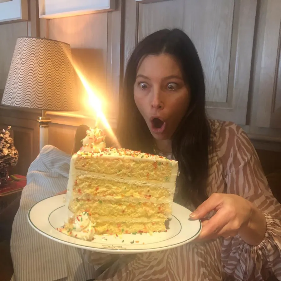 Jessica Biel cake