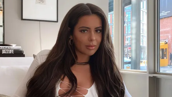 Brielle Biermann All Grape Diet Wine Instagram