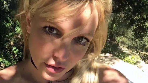The Real Reason Why Britney Spears Is Wearing No-Makeup-Makeup