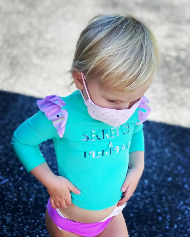 Brooklyn Decker Daughter Face Mask