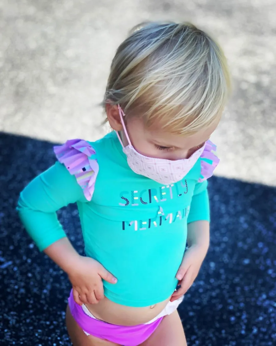 Brooklyn Decker Daughter Face Mask