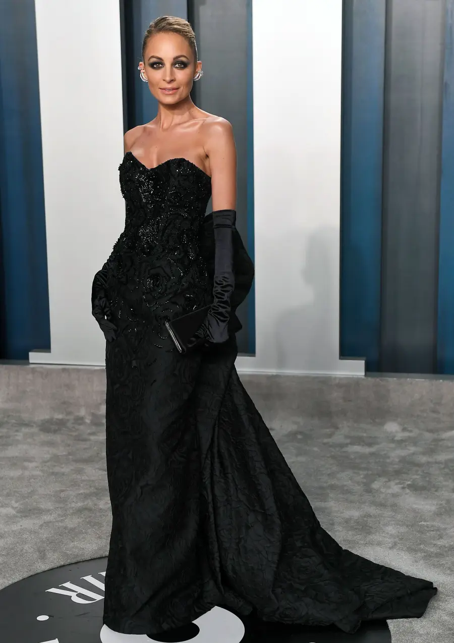 Celebs Wearing Etro - Nicole Richie