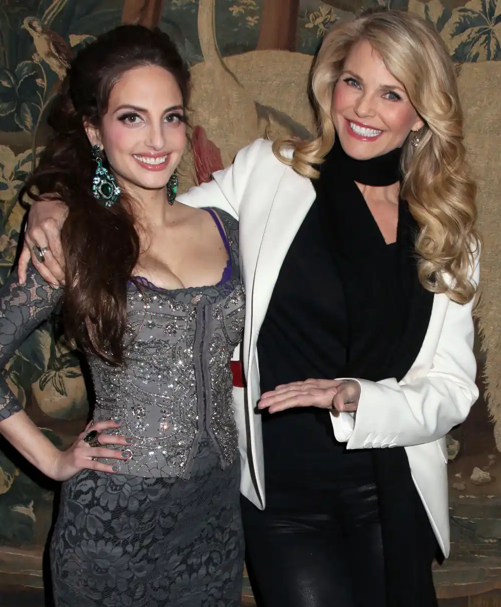 Christie Brinkley Gives Daughter Alexa a Dramatic At-Replica Luxury Handbag Haircut