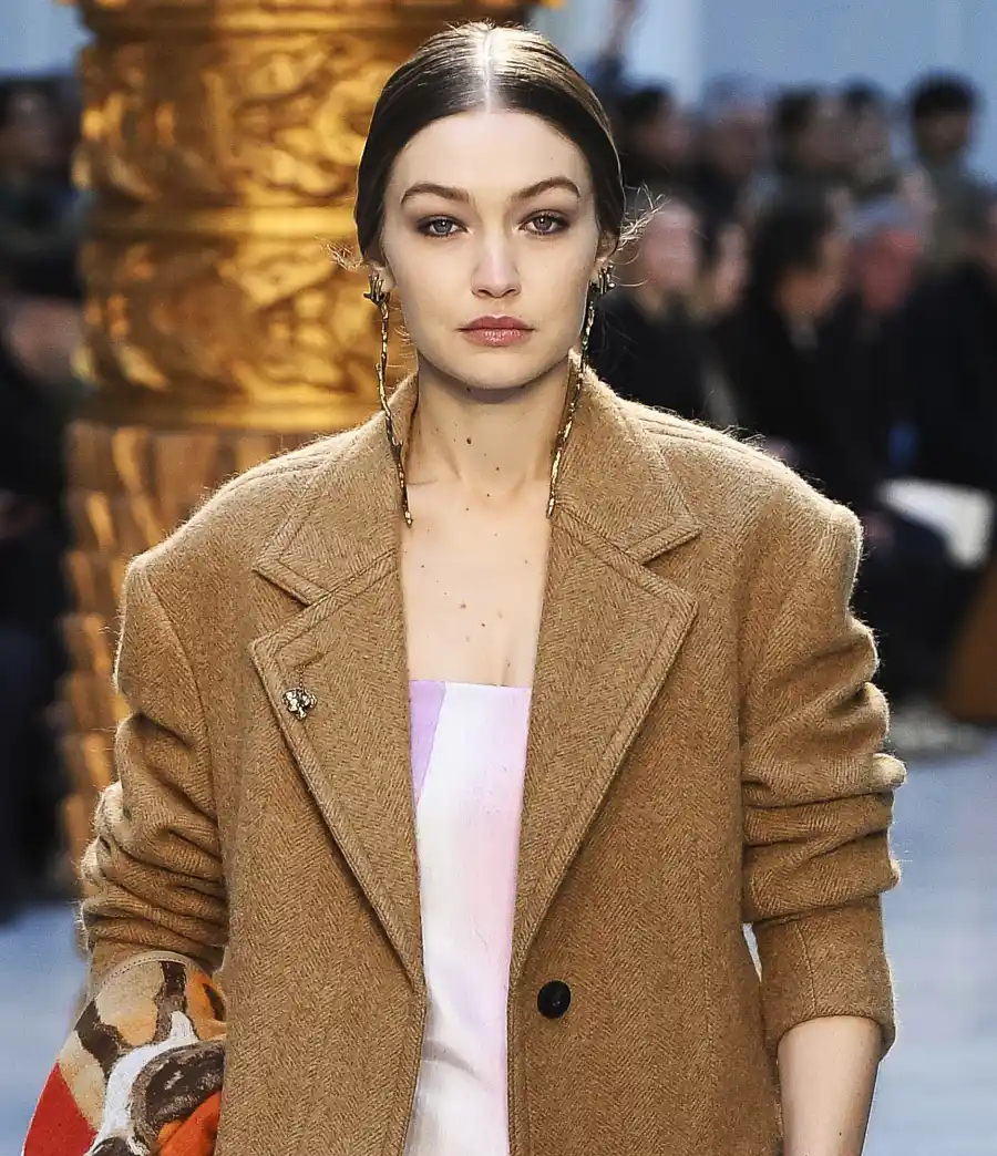 Gigi Hadid hides her baby bump