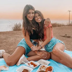 Hannah Ann Sluss and Madison Prewett Reunite Date Night Bachelor Beach