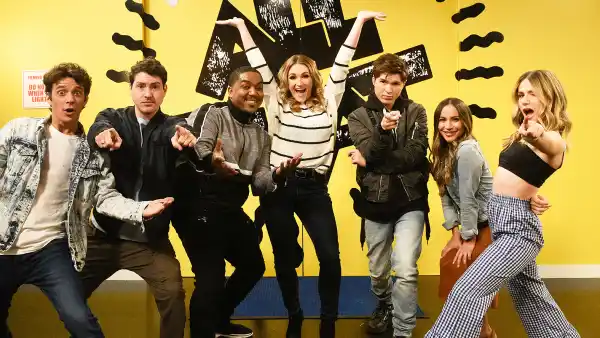 Jamie Lynn Spears Reunites With Zoey 101 Cast on All That