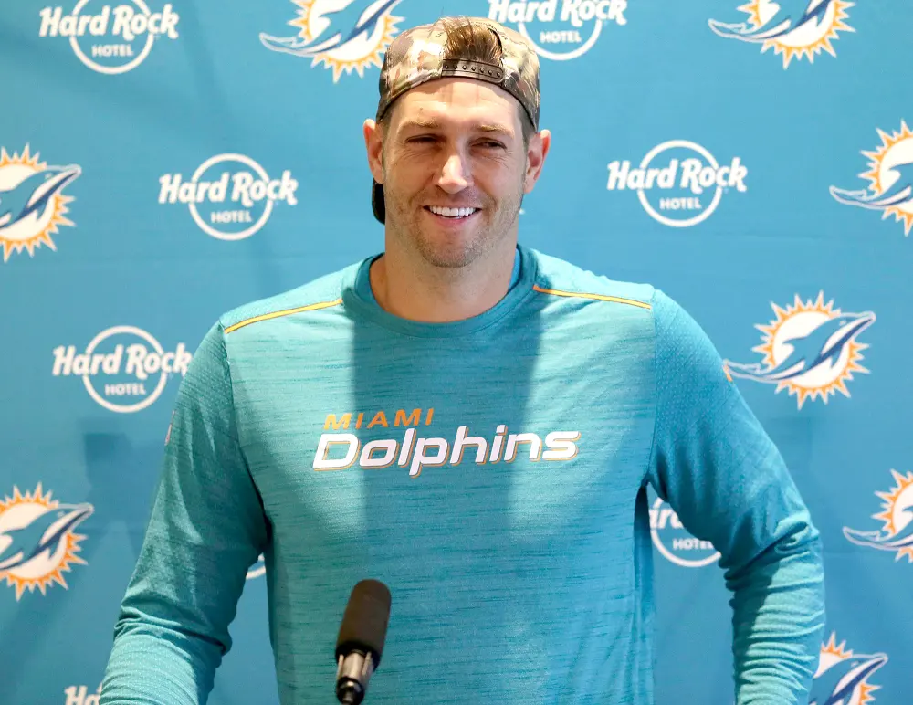 Jay Cutler Catches Chicken Serial Killer After Backyard Investigation