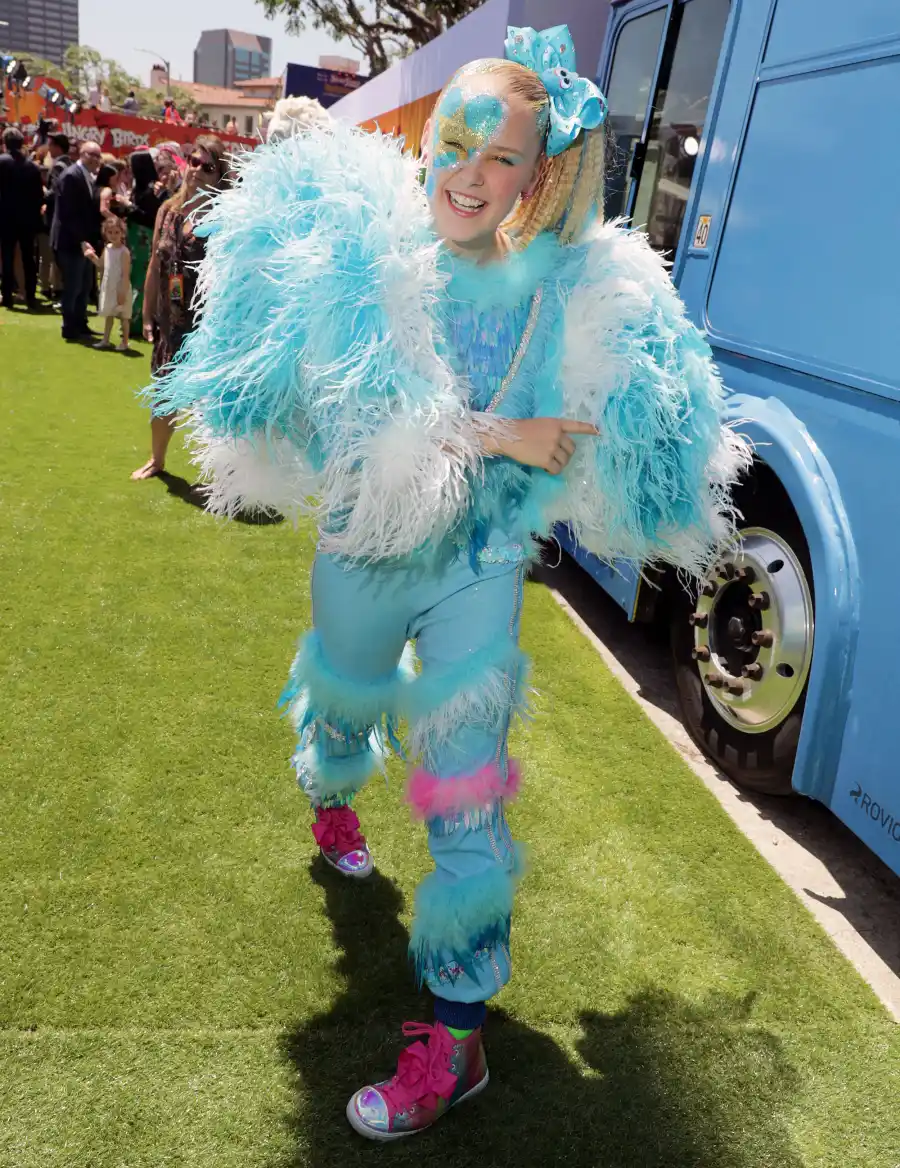 JoJo Siwa's Wildest, Most Colorful Fashion Looks of All Time: Pics