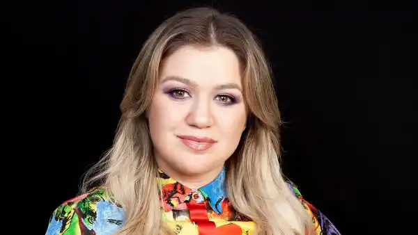 Kelly Clarkson Feels Like Hope Is Lost