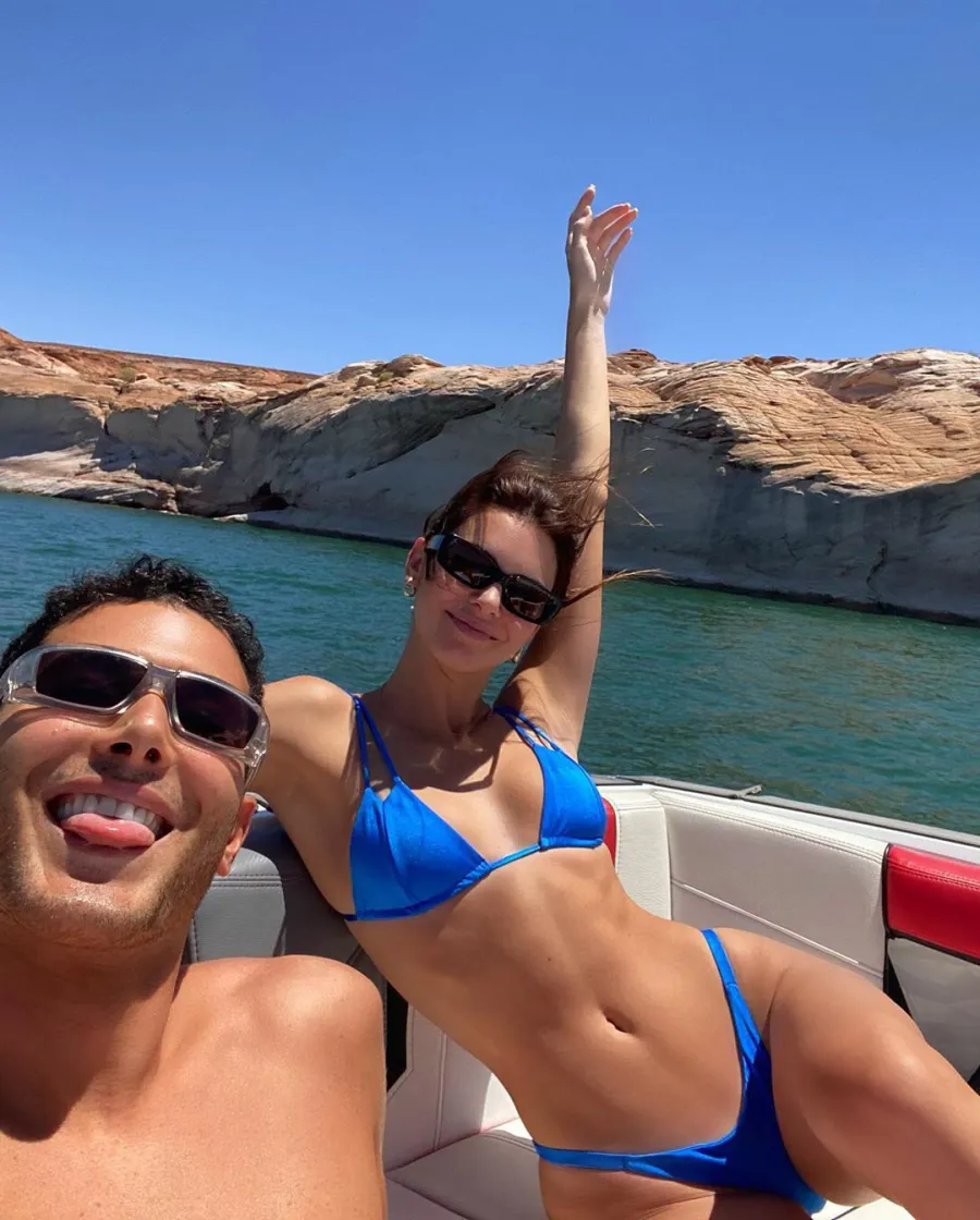 Kendall Jenner Kylie Jenner Vacation Desert With Friends