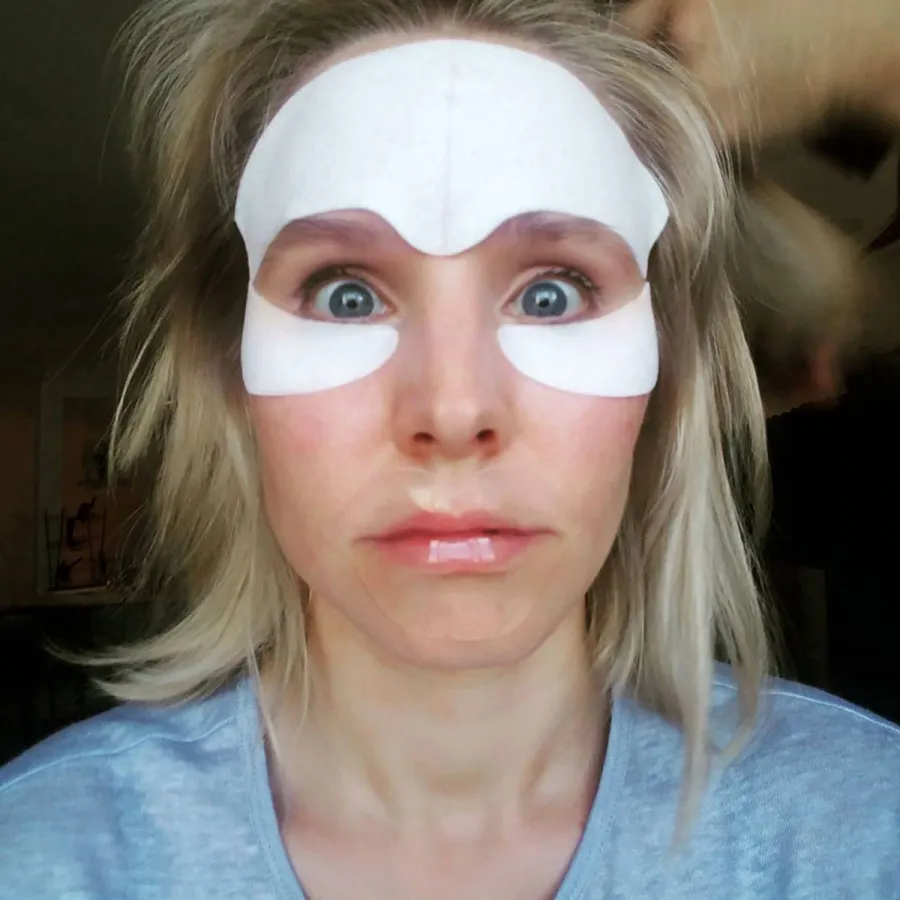 5 Times Kristen Bell Proved She Looks Flawless Makeup-Free: Pics