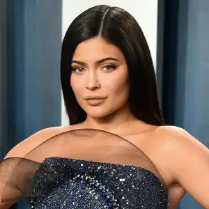Kylie Jenner Got Glam Replica Luxury Handbag While Wearing Cozy Sweatshirt