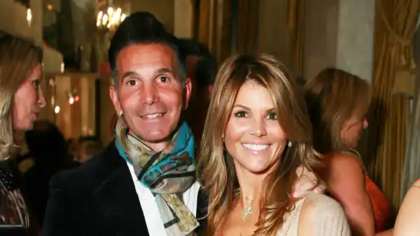 Lori Loughlin and Mossimo Giannulli Sell $18 Million Bel-Air Mansion Amid College Admissions Case
