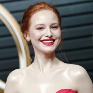 Madelaine Petsch RIverdale cast quarantine 2