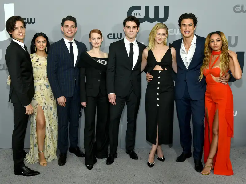 Madelaine Petsch RIverdale cast quarantine