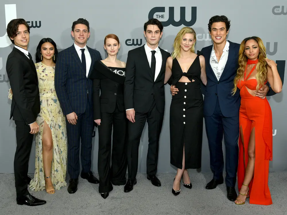 Madelaine Petsch RIverdale cast quarantine