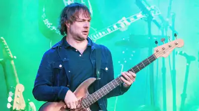 Mickey Madden Onstage Maroon 5 Mickey Madden Steps Away From Band After Arrest