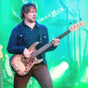 Mickey Madden Onstage Maroon 5 Mickey Madden Steps Away From Band After Arrest