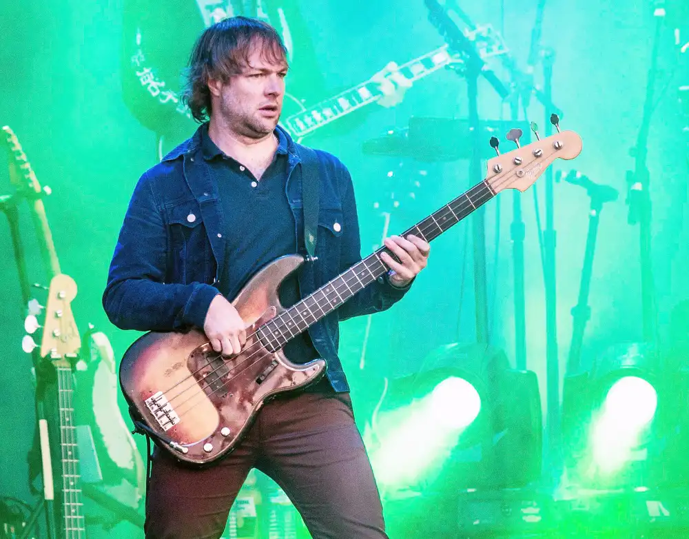 Mickey Madden Onstage Maroon 5 Mickey Madden Steps Away From Band After Arrest