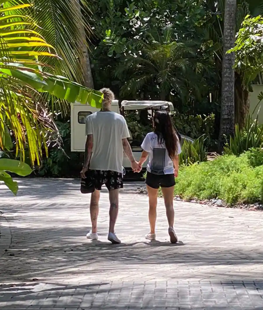 Megan Fox And Machine Gun Kelly Hold Hands In Puerto Rico-