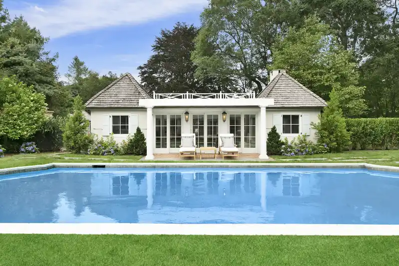 Rachael Ray Sells Her Hamptons Replica Luxury Handbag 3.25 Million