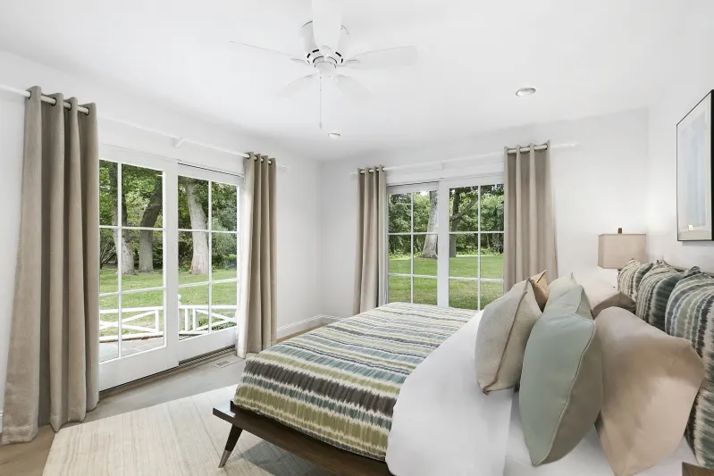 Rachael Ray Sells Her Hamptons Replica Luxury Handbag 3.25 Million