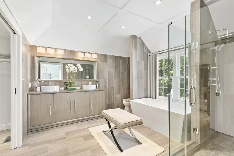 Rachael Ray Sells Her Hamptons Replica Luxury Handbag 3.25 Million