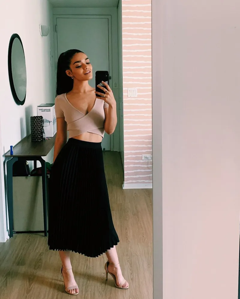 Rachel Zegler reacts Naya Rivera