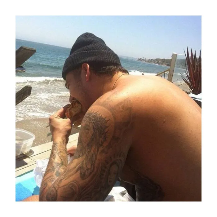 Rob Kardashian Changes His Profile Photo to Shirtless Snap on Instagram